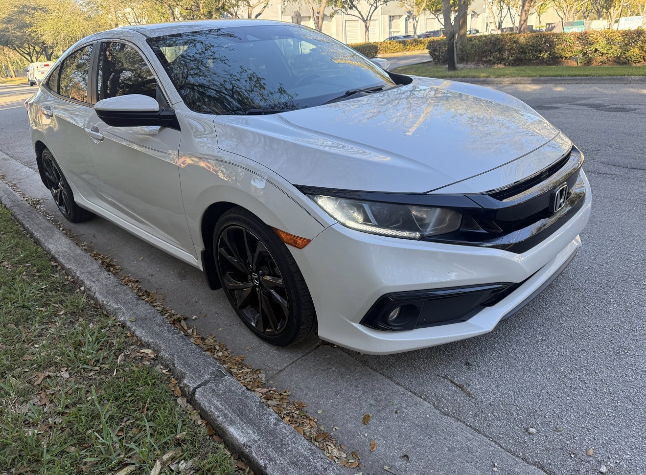 Civic EXL SPORT  photo 3