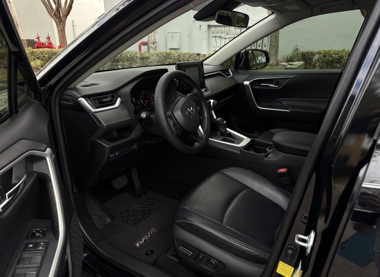 RAV4 XLE PREMIUM  photo 7