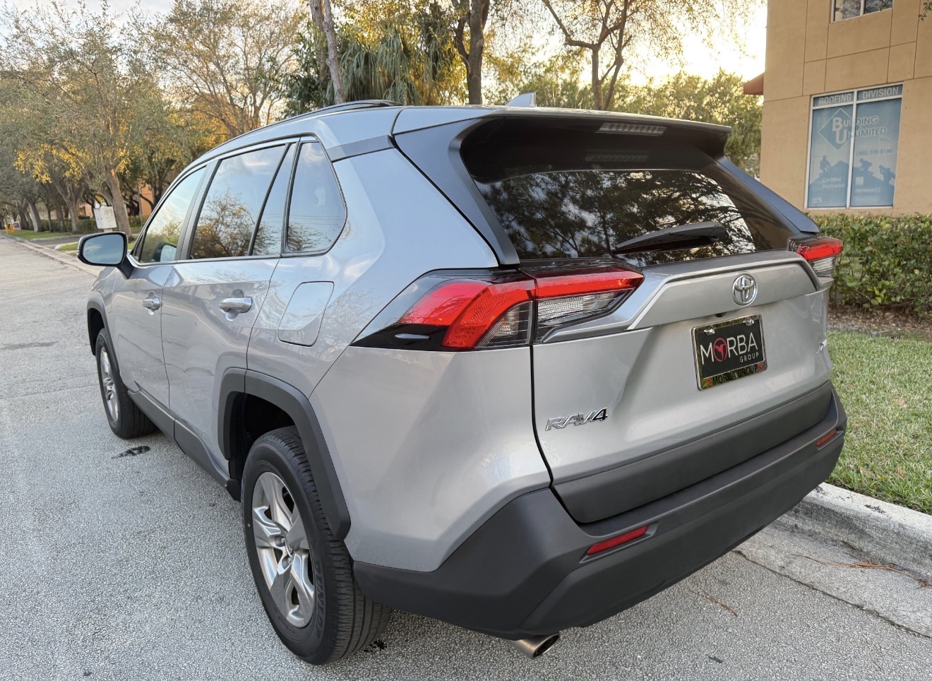 RAV4 XLE PLUS  photo 6