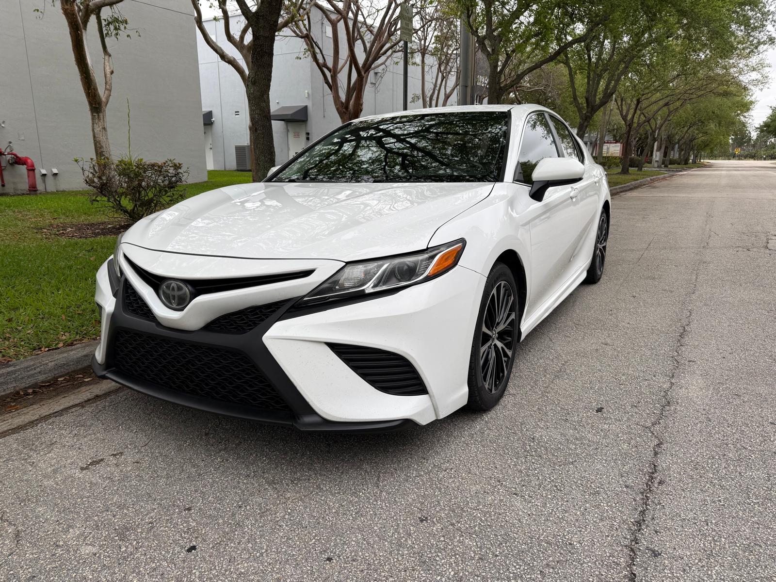 Camry SE photo 1