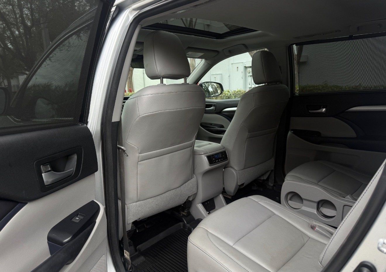 Highlander XLE AWD  photo 8