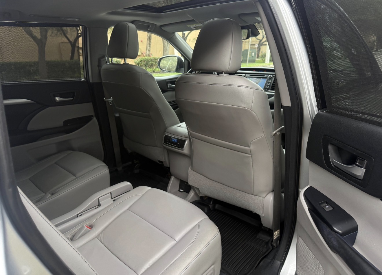 Highlander XLE AWD  photo 7