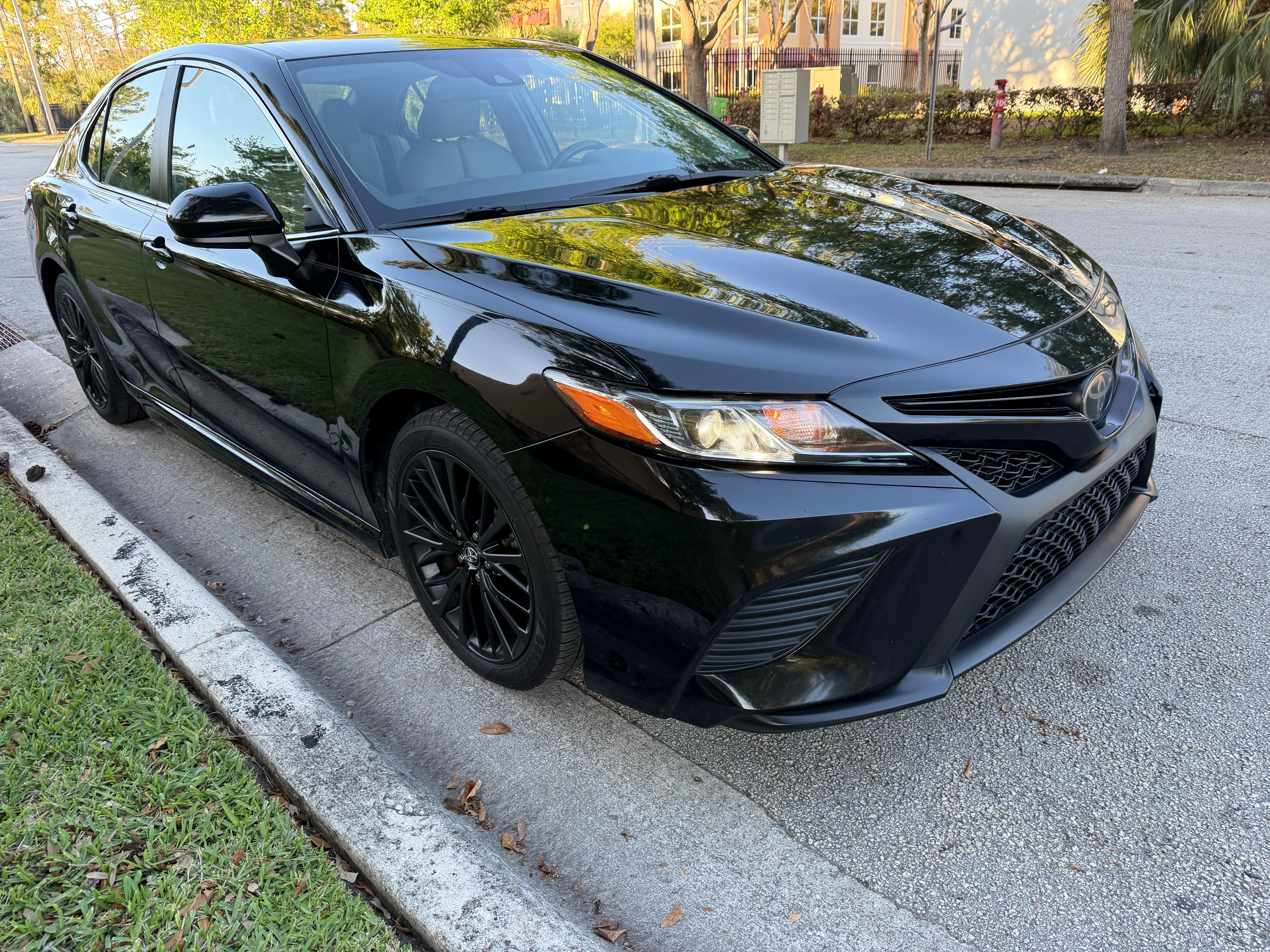 Camry SE Sport photo 3