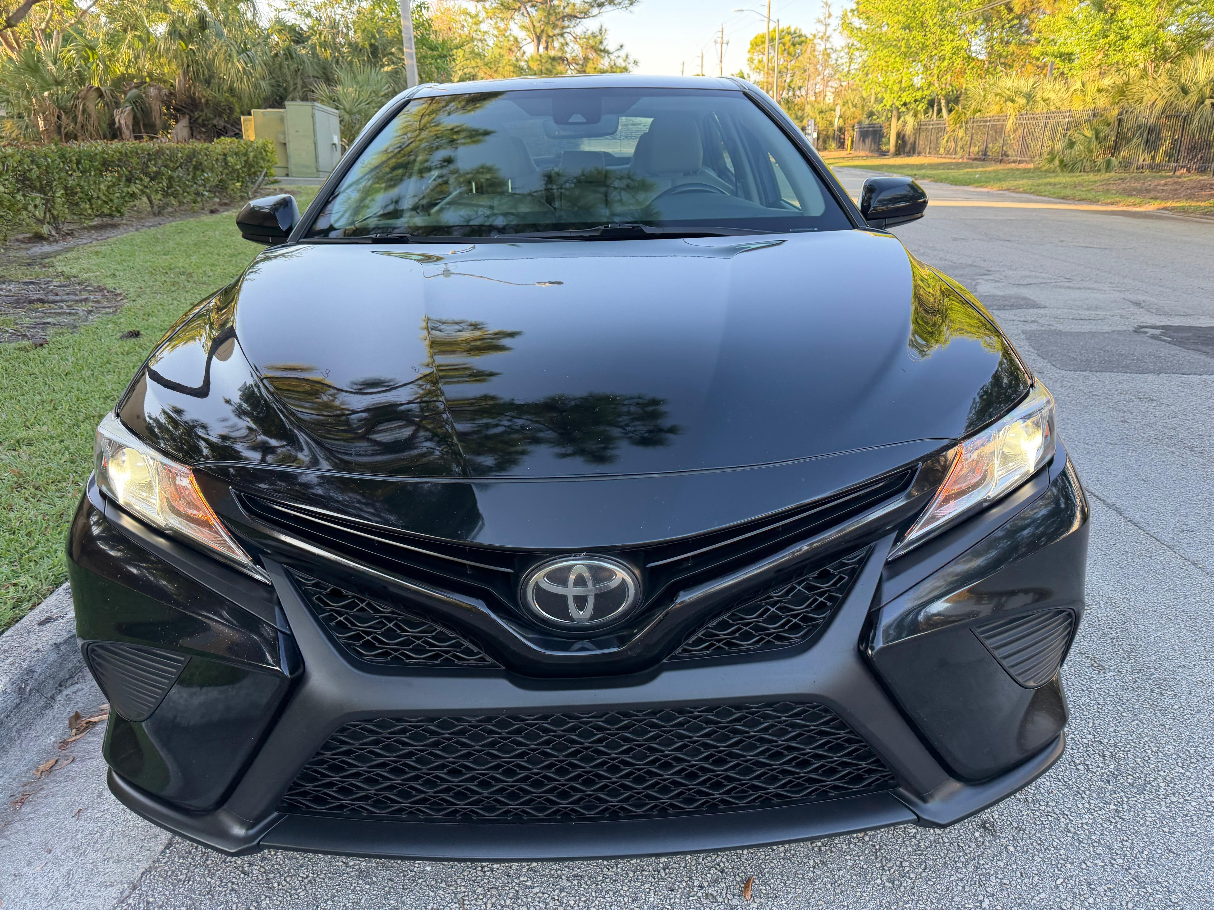 Camry SE Sport photo 2