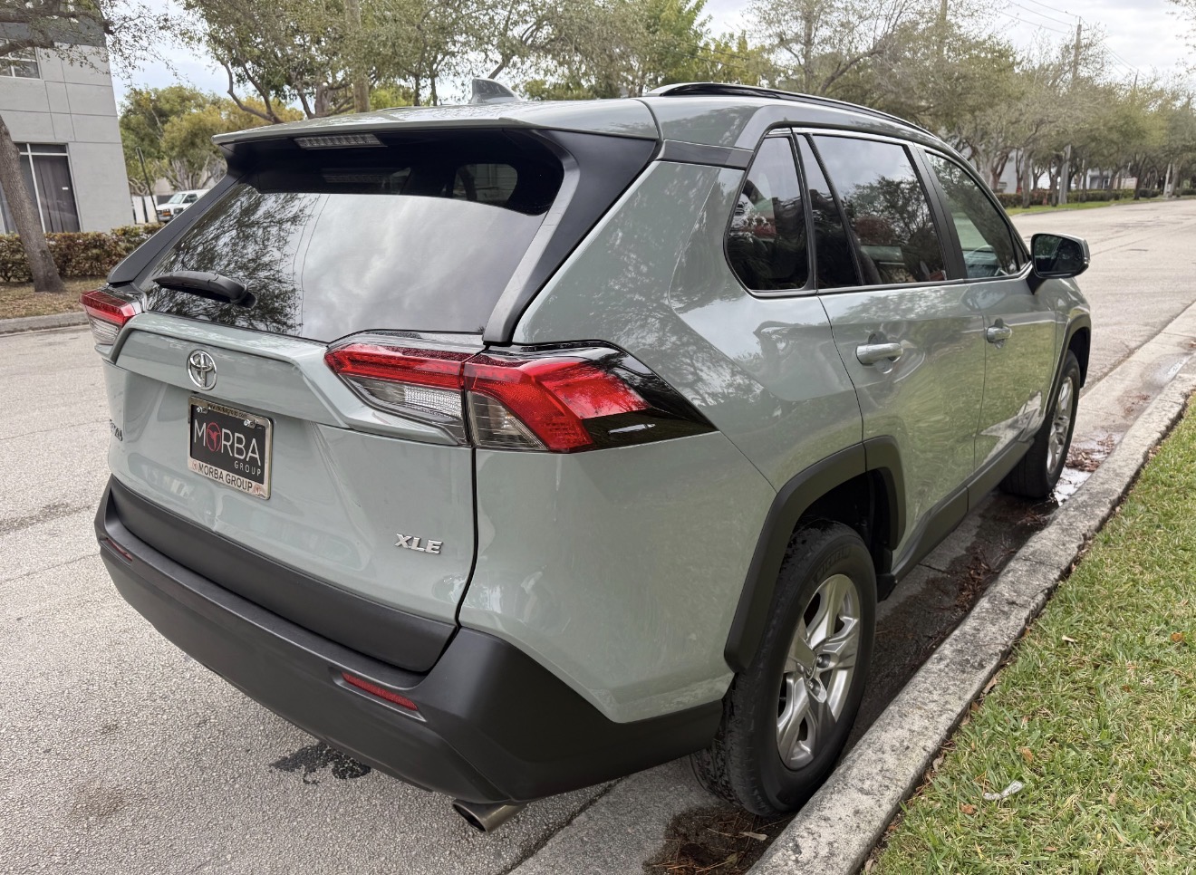 RAV4 XLE photo 5