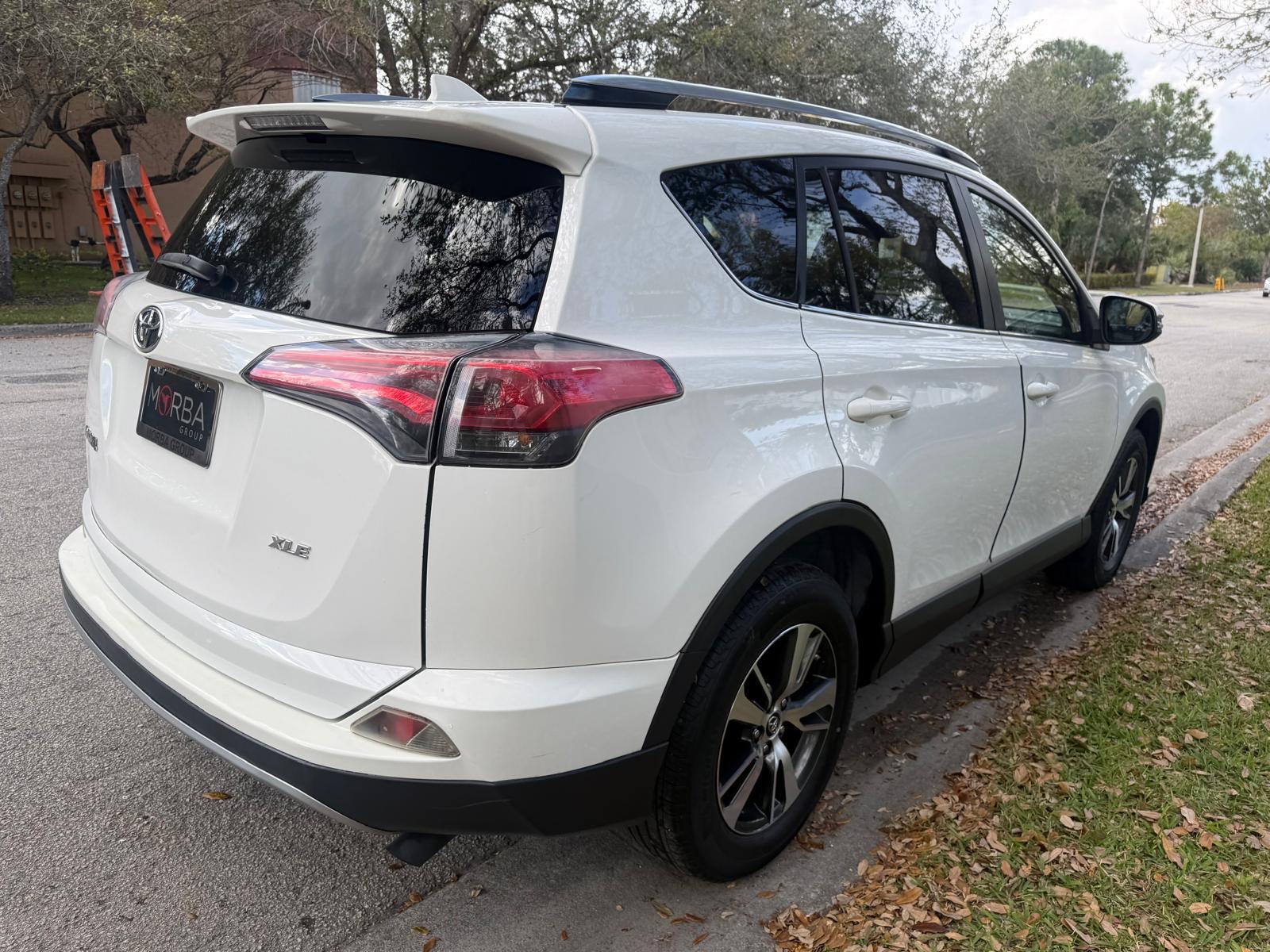 RAV4 XLE photo 8