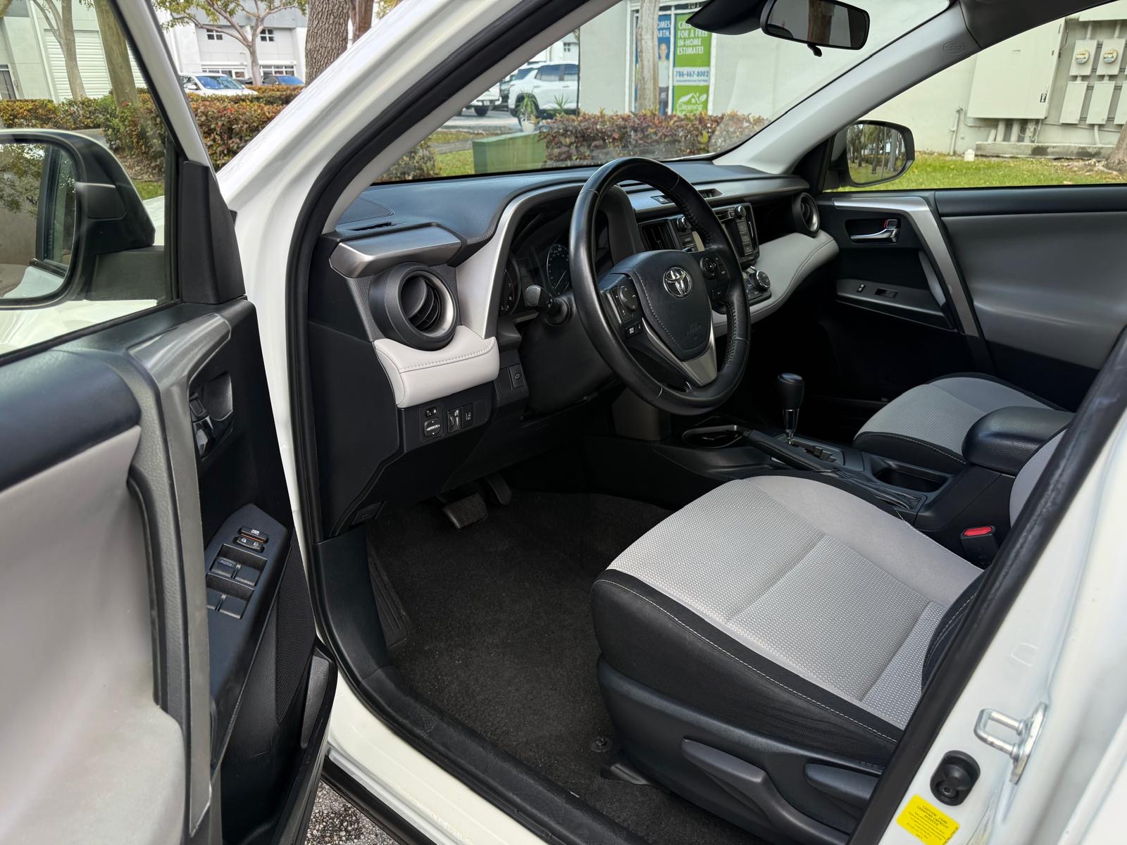 RAV4 XLE photo 5