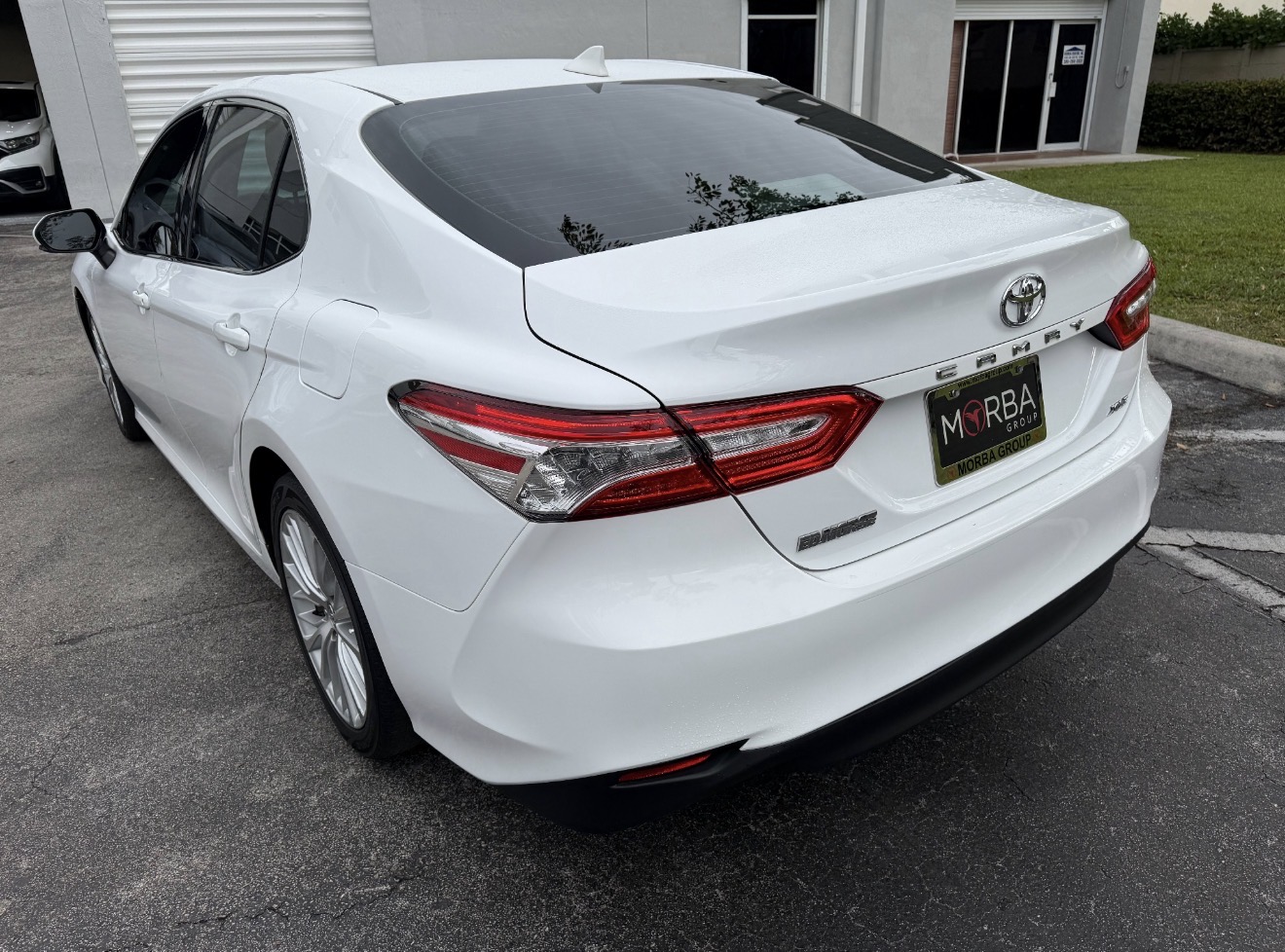Camry XLE photo 5