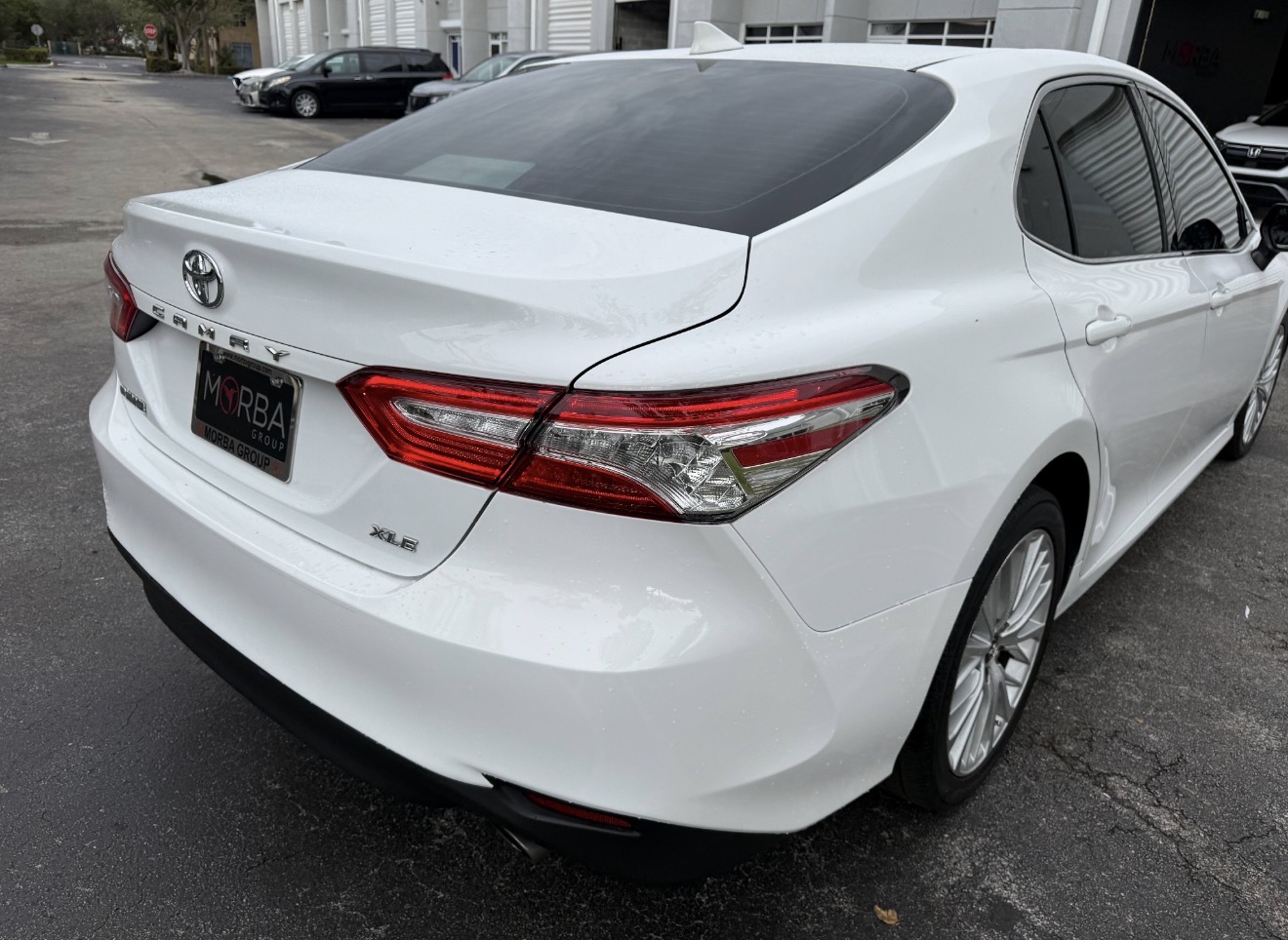 Camry XLE photo 4