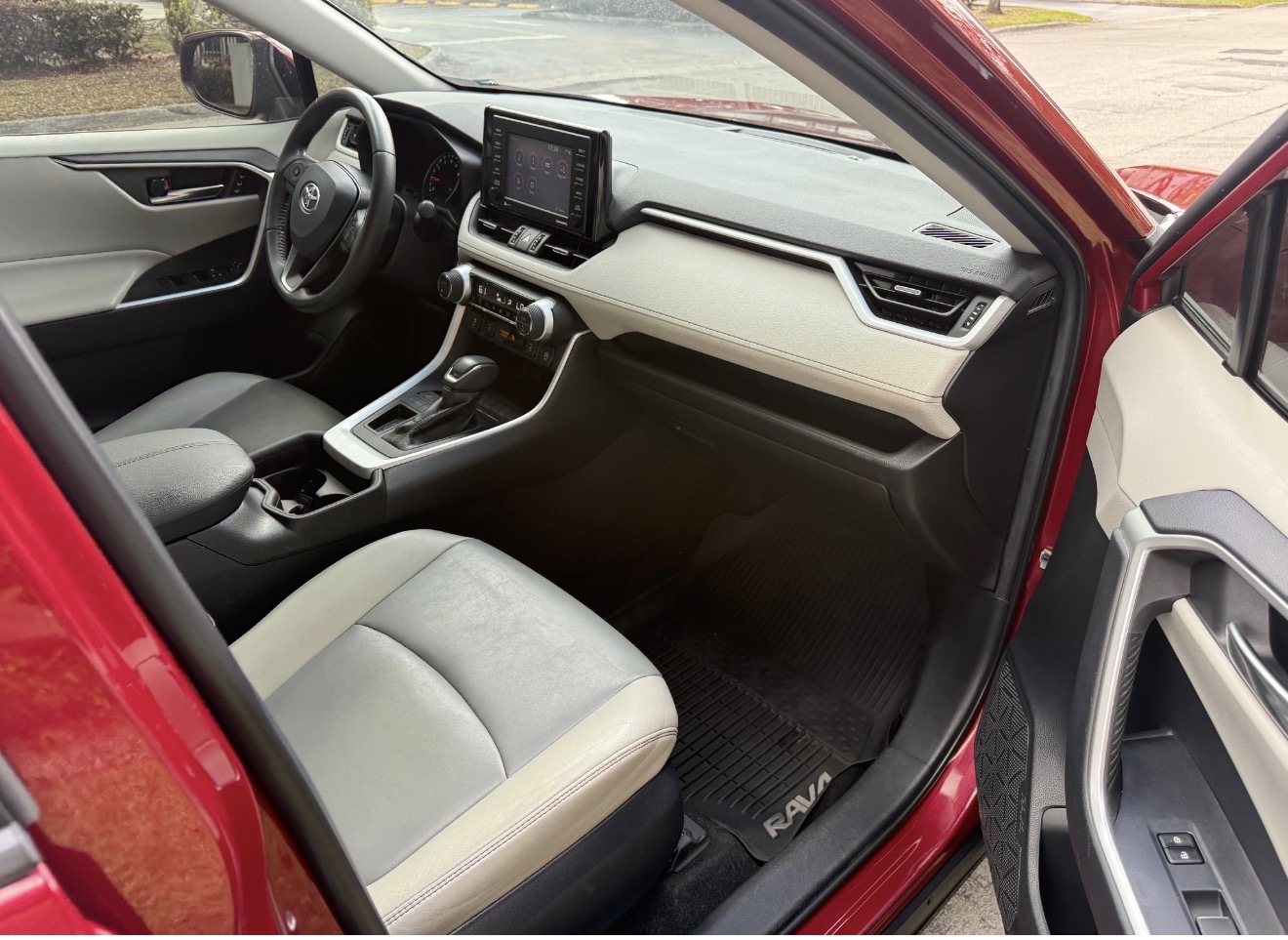 RAV4 XLE PREMIUM  photo 7