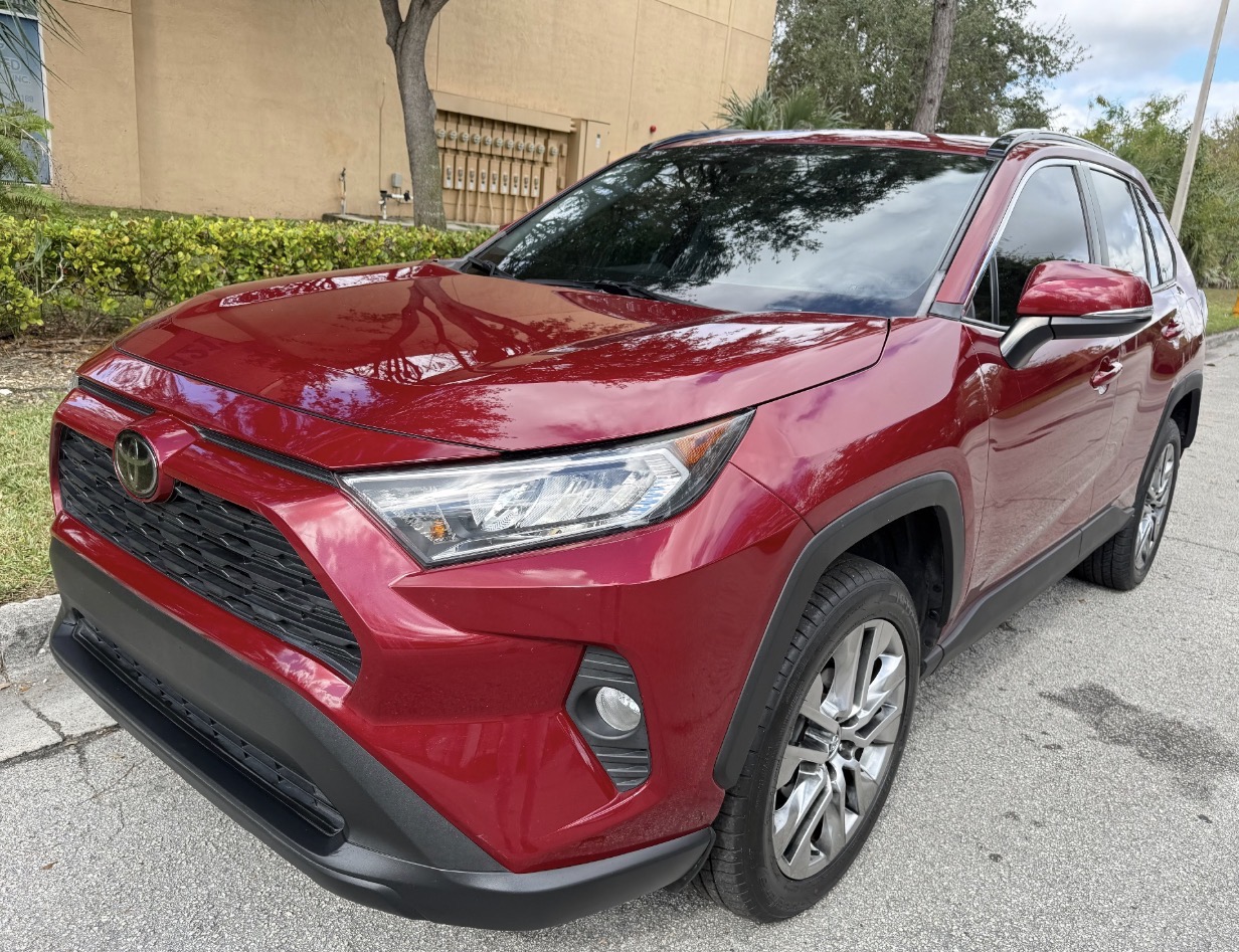 RAV4 XLE PREMIUM  photo 3